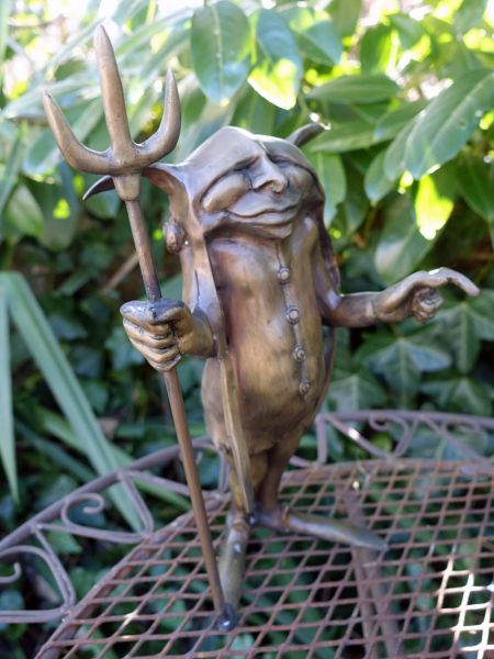 Bronzefigur Gnom mit Dreizack